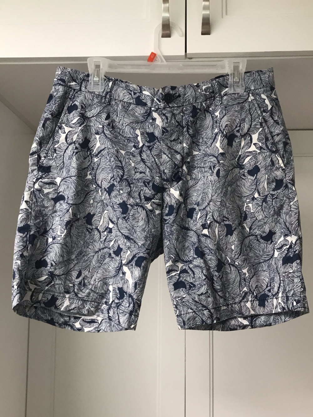 Men's H & M Navy Leaf-Print 100% Cotton Casual Shorts W34